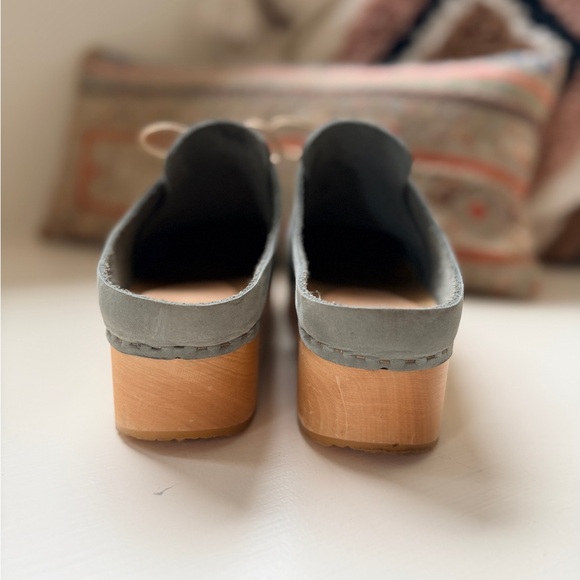 NWOT BRYR Zoe Wooden Platform Clog with Kilt Tassel Tongue in Agave - size 36 - Picture 4 of 11